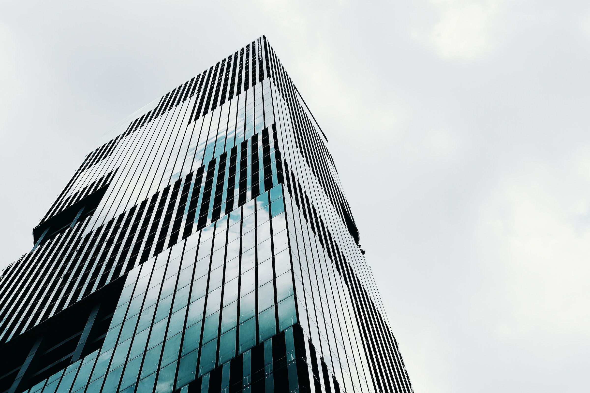 Tinting for Large Glass Facades: Challenges and Solutions