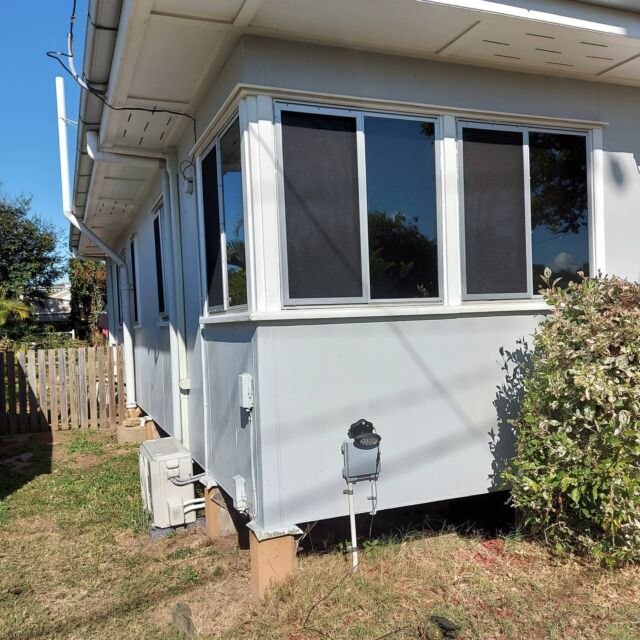 Dark tint installed to the bedrooms stopping 73% solar energy, 99% UV and 93% glare 
#eclipsetinting #eclipsetintingbrisbane #hometinting #hometintingbrisbane #windowtinting #windowtintingbrisbane