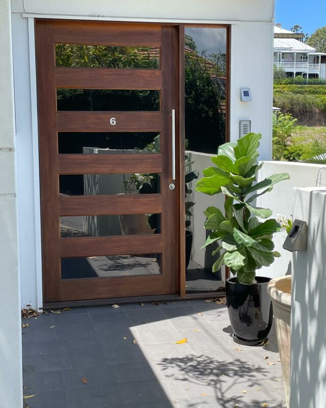 UltraGard HD15 installed on the western elevation for daytime privacy, glare reduction of 86%, solar energy reduction 70% and 99% UV protection coming with a manufacturer backed lifetime warranty #eclipsetinting #eclipsetintingbrisbane #hometinting #hometintingbrisbane #windowtinting #windowtintingbrisbane