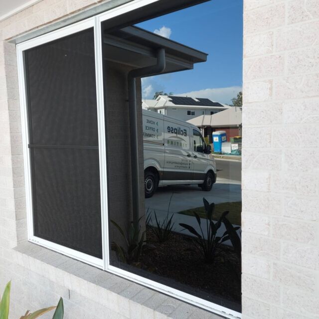 Medium low reflective tint installed stopping 63% solar energy, 99% UV and 90% glare coming with a manufacturer backed lifetime warranty 
#eclipsetinting #eclipsetintingbrisbane #hometinting #hometintingbrisbane #windowtinting #windowtintingbrisbane