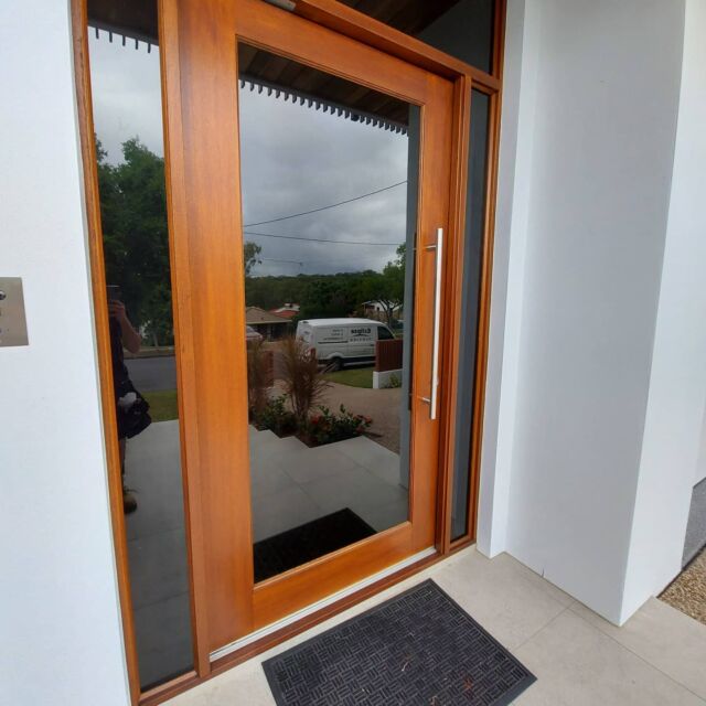Medium tint installed the the front door for privacy and dark tint installed to the bedrooms for heat reduction stopping 73% solar energy, 99% UV and cutting the glare by 93% coming with a manufacturer backed lifetime warranty 
#eclipsetinting #eclipsetintingbrisbane #hometinting #hometintingbrisbane #windowtinting #windowtintingbrisbane